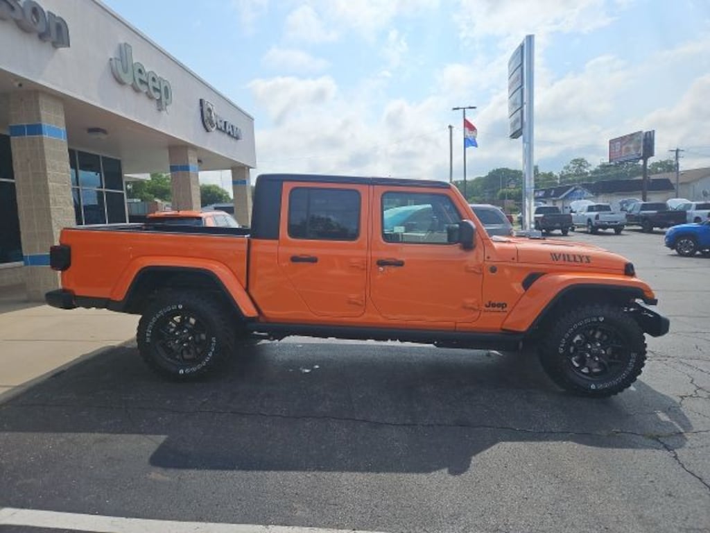 New 2026 Jeep Gladiator WILLYS 4X4 Pickup