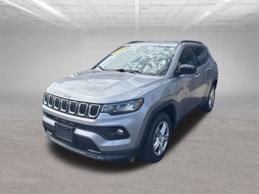 Used 2024 Jeep Compass Latitude SUV
