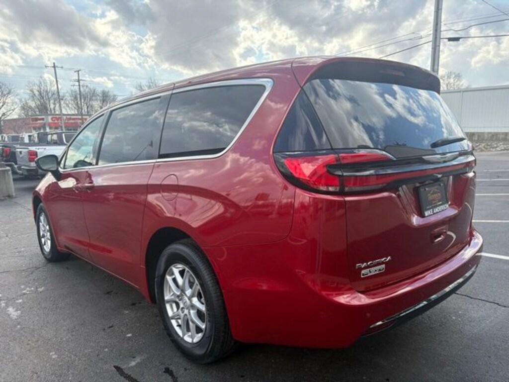 New 2026 Chrysler Pacifica SELECT Passenger Van