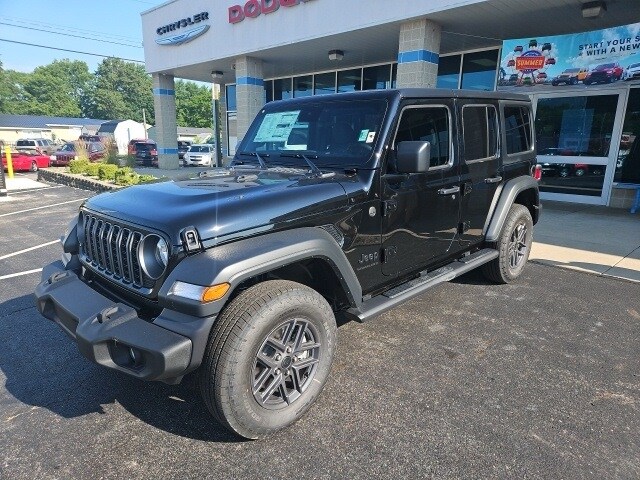 2025 Jeep Wrangler Sport S photo 3