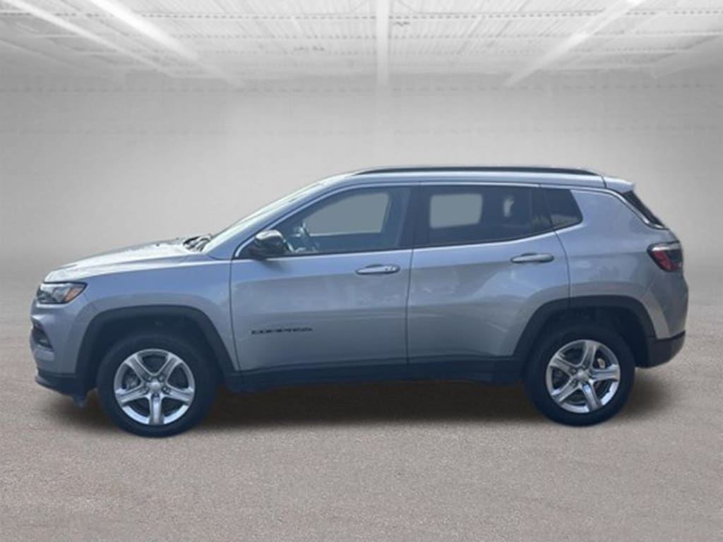Used 2024 Jeep Compass Latitude SUV
