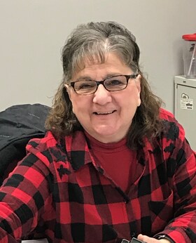 Staff member Debbie Dell from ID_86f6ea377644