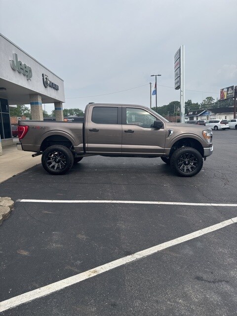 2022 Ford F-150 XLT photo 3