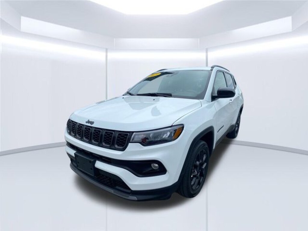 Used 2025 Jeep Compass Latitude SUV