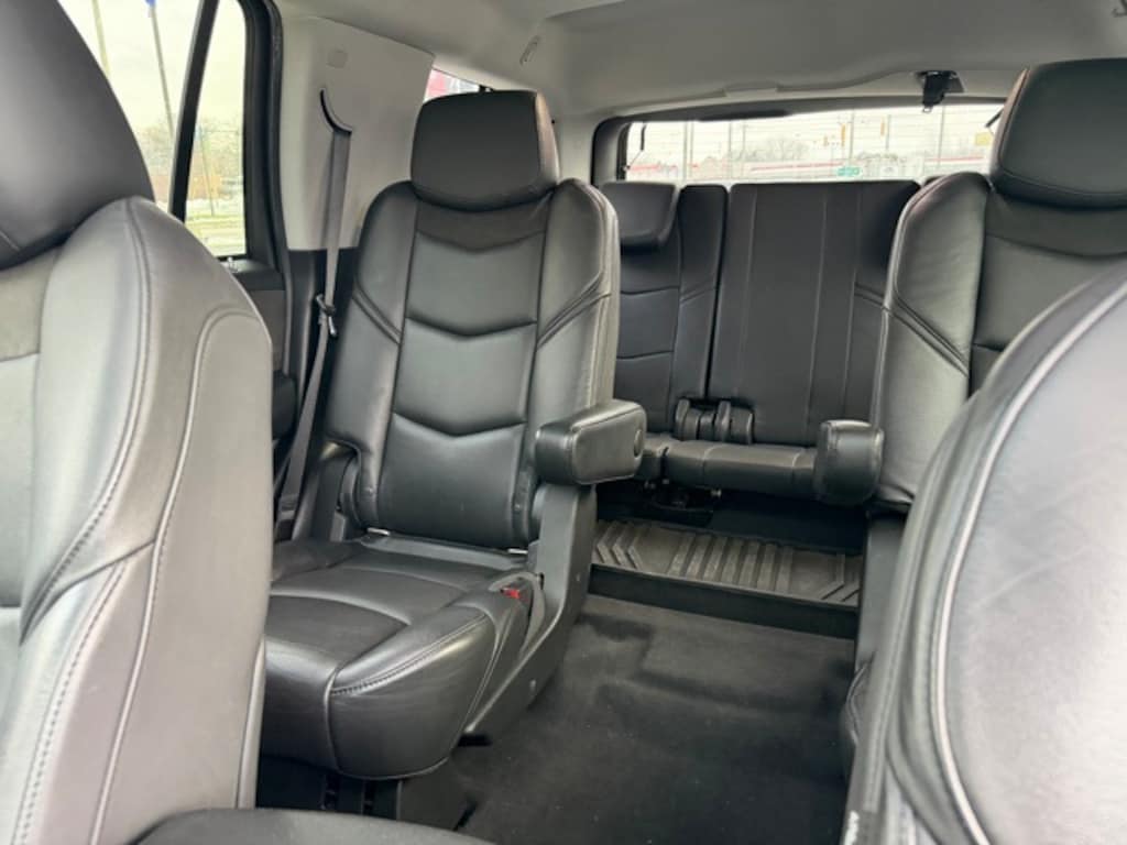 Used 2019 Cadillac Escalade Luxury SUV