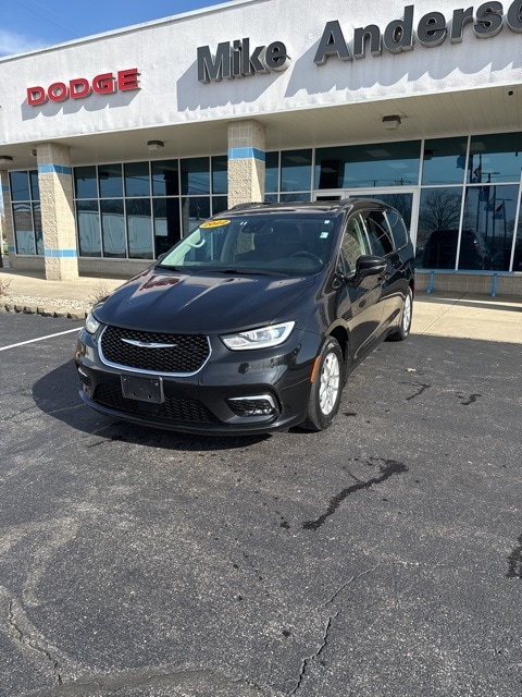 Used 2022 Chrysler Pacifica Touring L with VIN 2C4RC1BG9NR162009 for sale in Rochester, IN