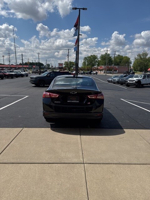 2024 Chevrolet Malibu 1LT photo 4