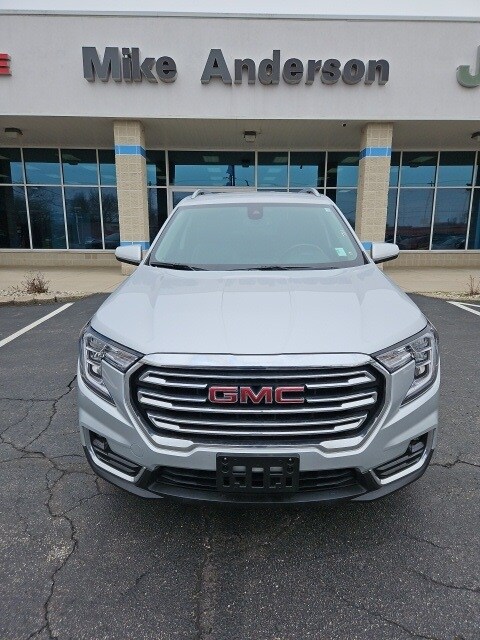 2022 Gmc Terrain SLT photo 2