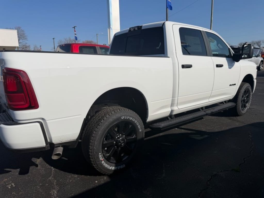 New 2026 Ram 2500 BIG HORN CREW CAB 4X4 6'4 BOX Pickup