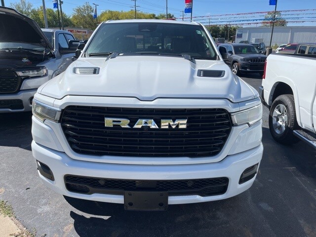 2025 Ram 1500 Laramie photo 2