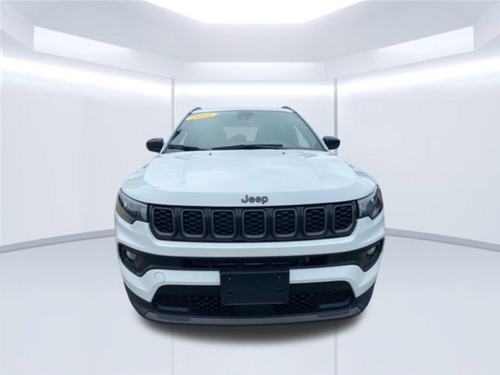 Used 2025 Jeep Compass Latitude SUV