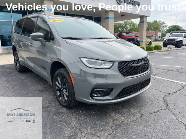 2021 Chrysler Pacifica Touring L's photo