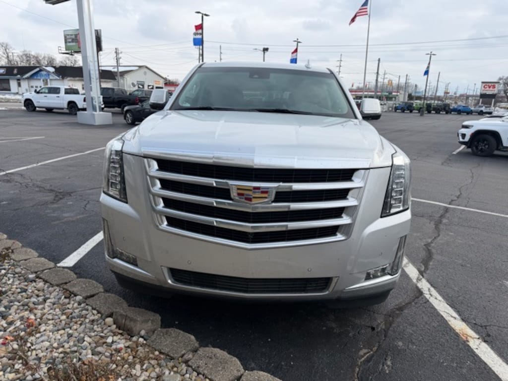 Used 2019 Cadillac Escalade Luxury SUV