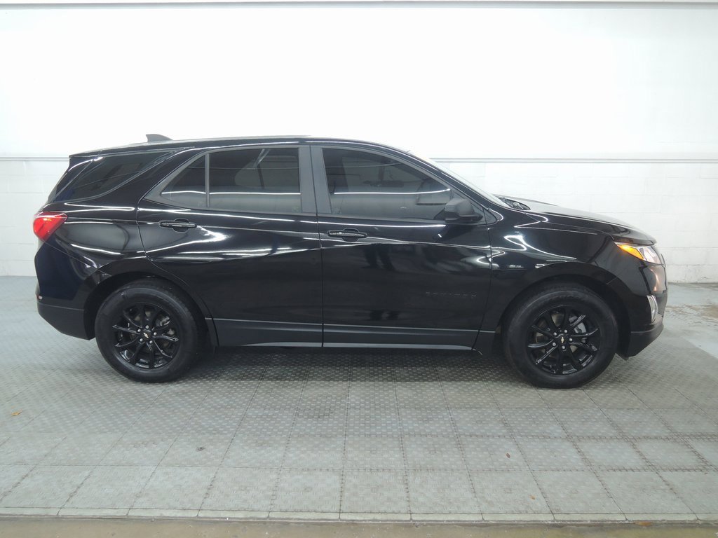 2020 Chevrolet Equinox LS photo 2