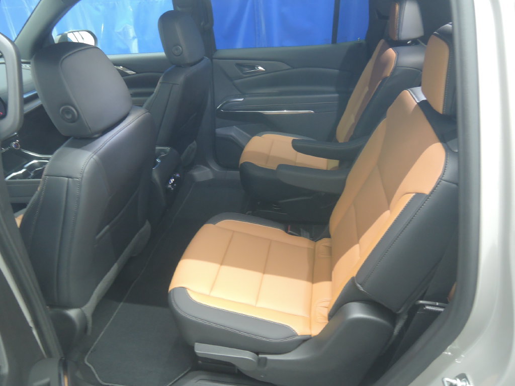 2027 Chevrolet Traverse Z71 - Photo 27