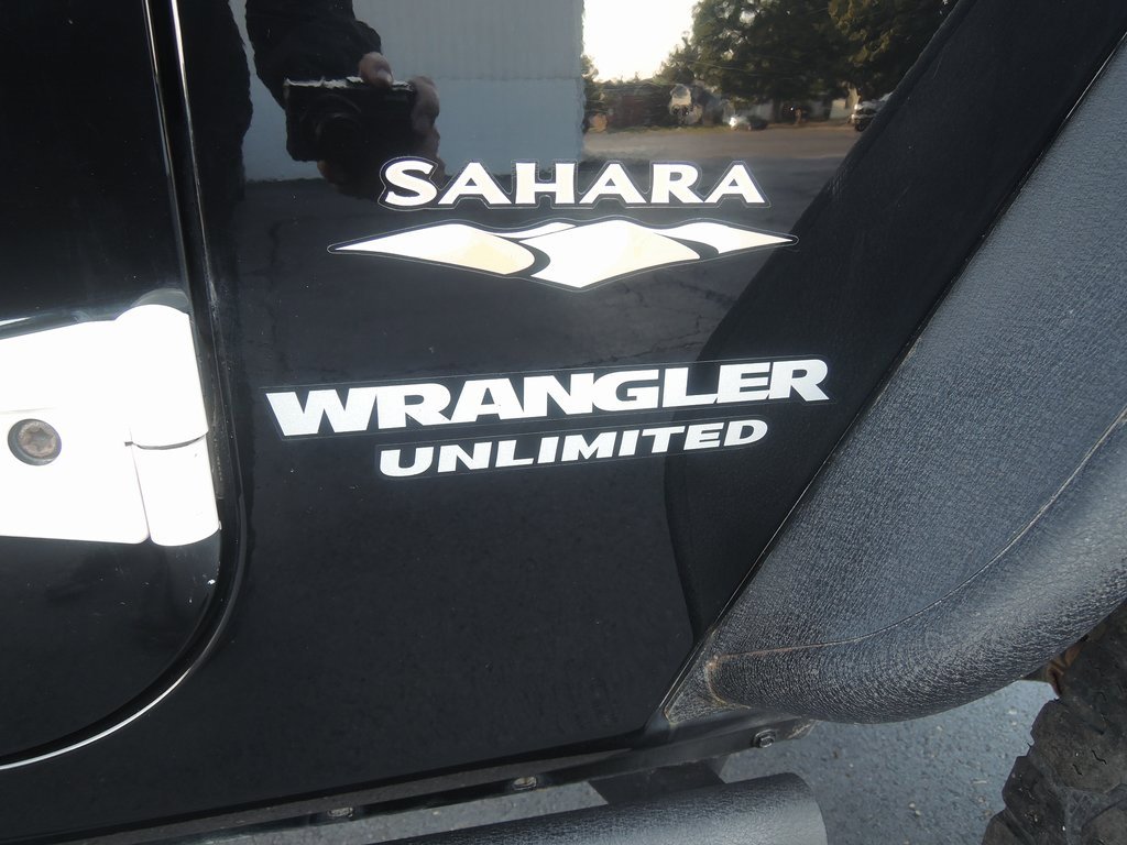 2012 Jeep Wrangler Unlimited Sahara photo 4
