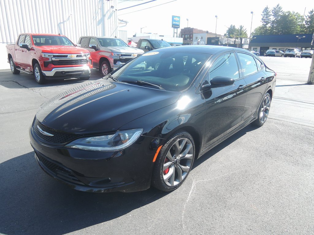 2015 Chrysler 200 S photo 3