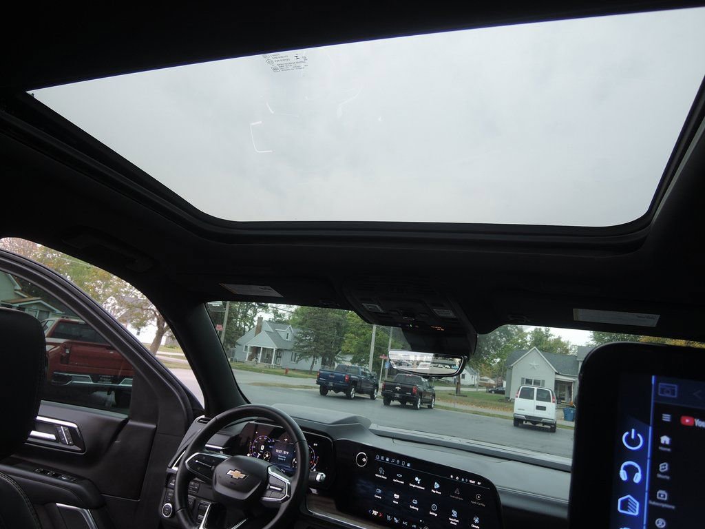 2025 Chevrolet Suburban High Country - Photo 43