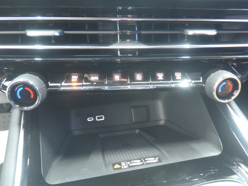 2027 Chevrolet Traverse Z71 - Photo 18