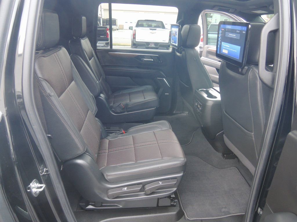 2025 Chevrolet Suburban High Country - Photo 41