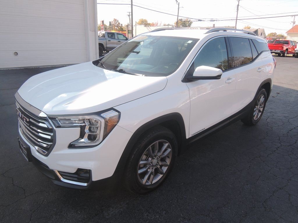 Used 2024 GMC Terrain SLT SUV