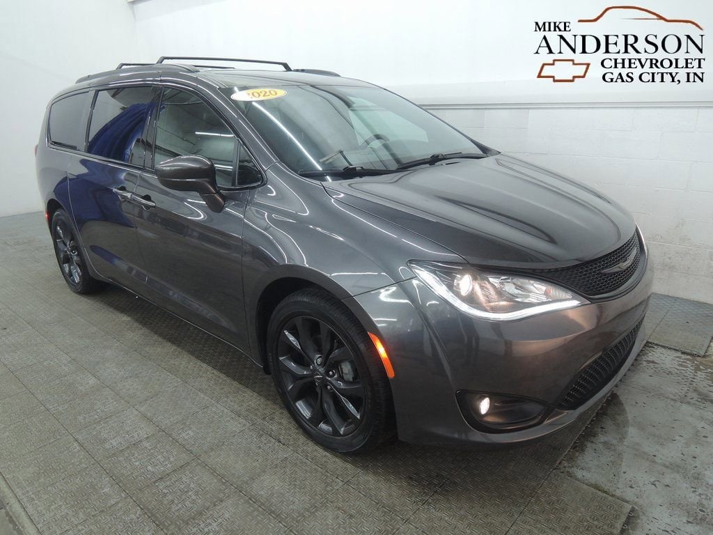 2020 Chrysler Pacifica Touring L