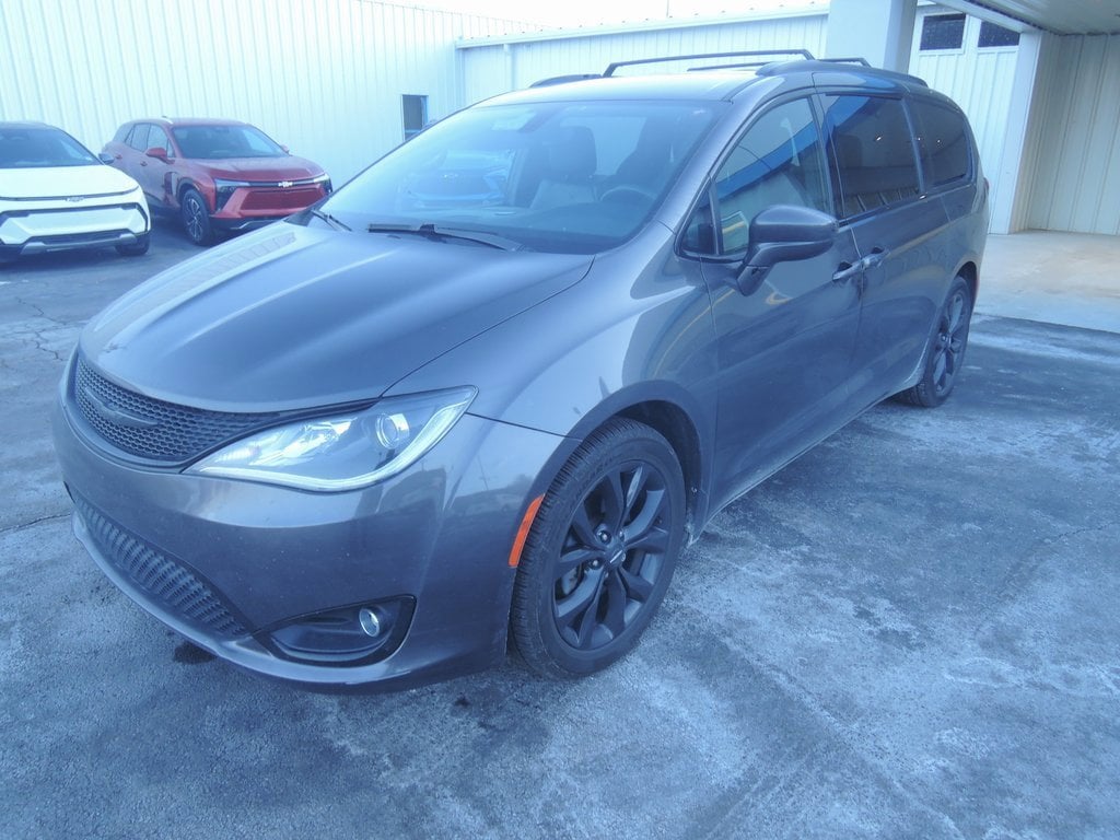 Used 2020 Chrysler Pacifica Touring L