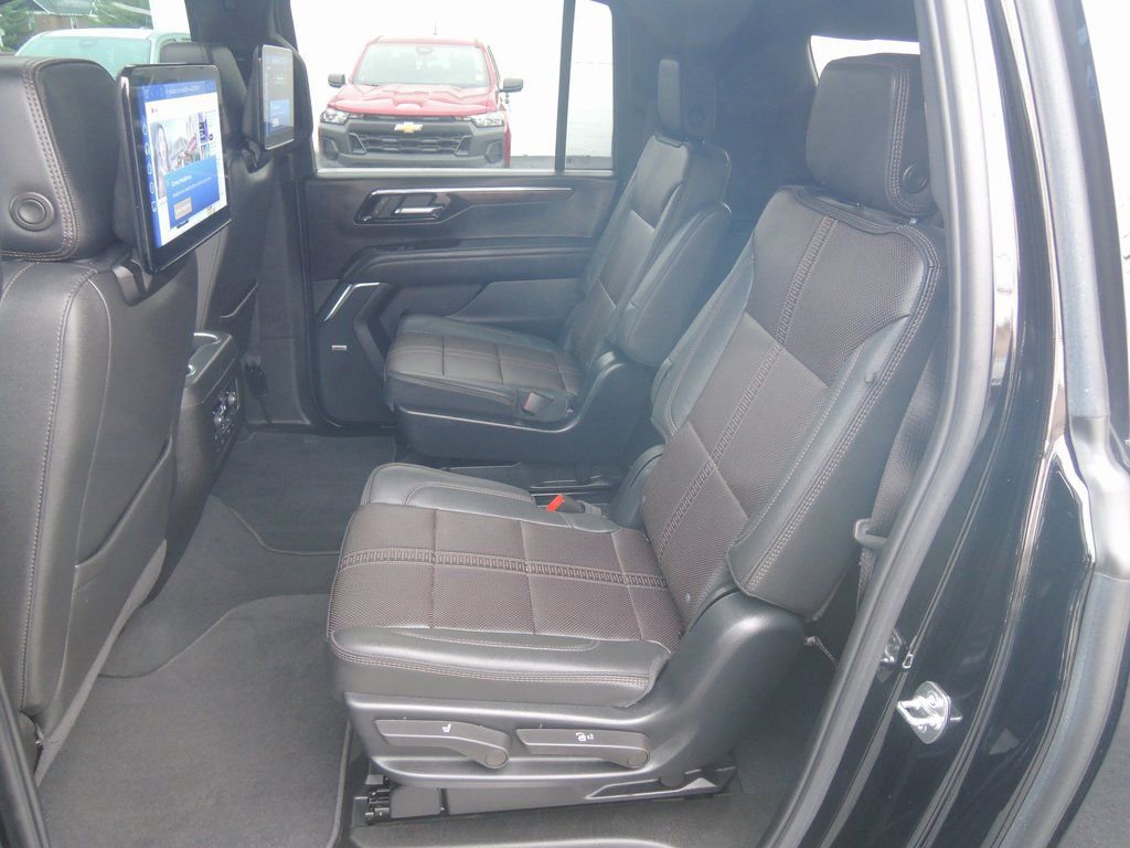 2025 Chevrolet Suburban High Country - Photo 32