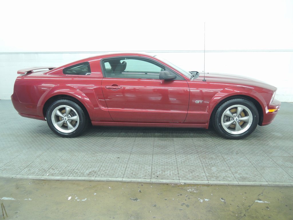 Used 2006 Ford Mustang GT Deluxe with VIN 1ZVFT82H965172099 for sale in Gas City, IN