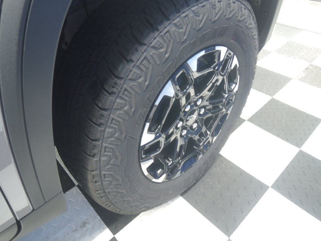 2027 Chevrolet Traverse Z71 - Photo 41