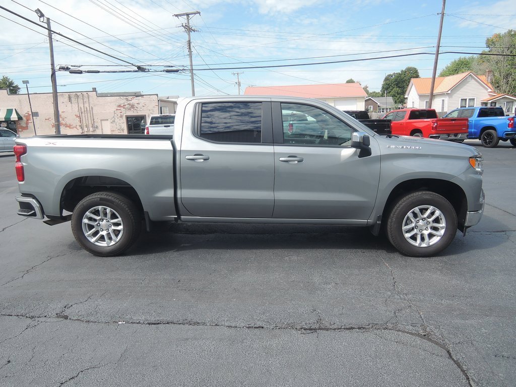 2025 Chevrolet Silverado 1500 LT photo 2