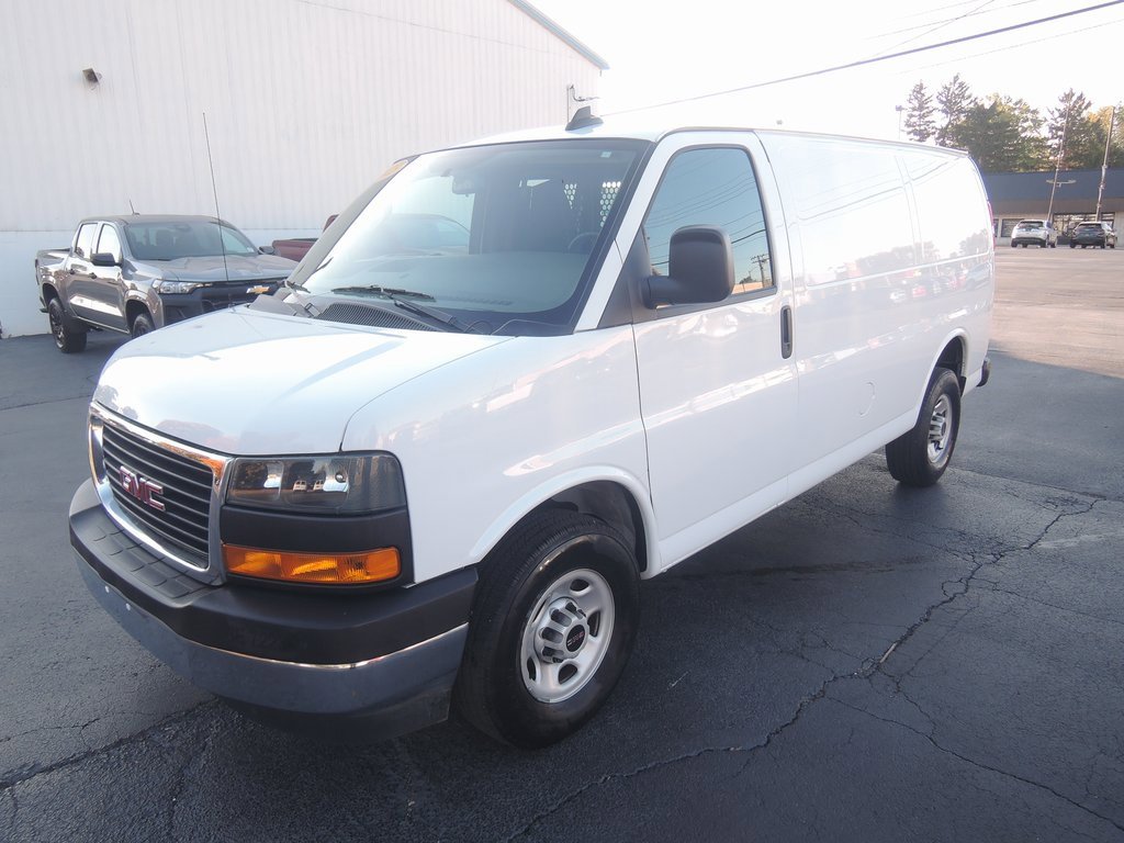 2023 Gmc Savana Cargo 2500 photo 2