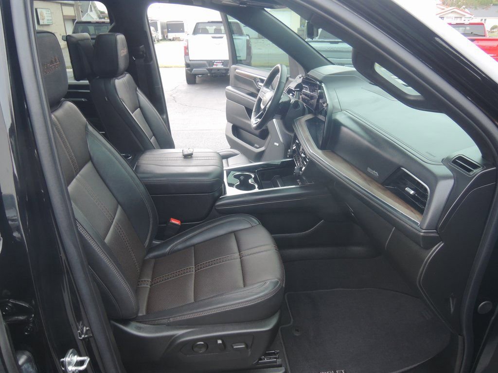 2025 Chevrolet Suburban High Country - Photo 46