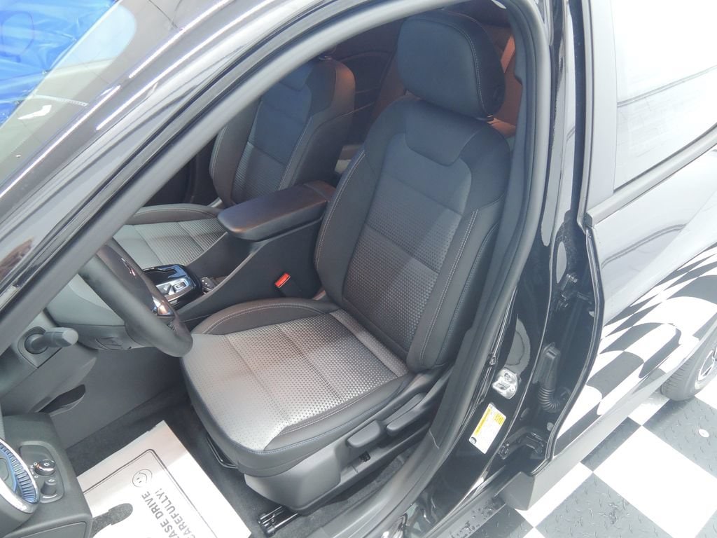 2026 Chevrolet Trax LT - Photo 6