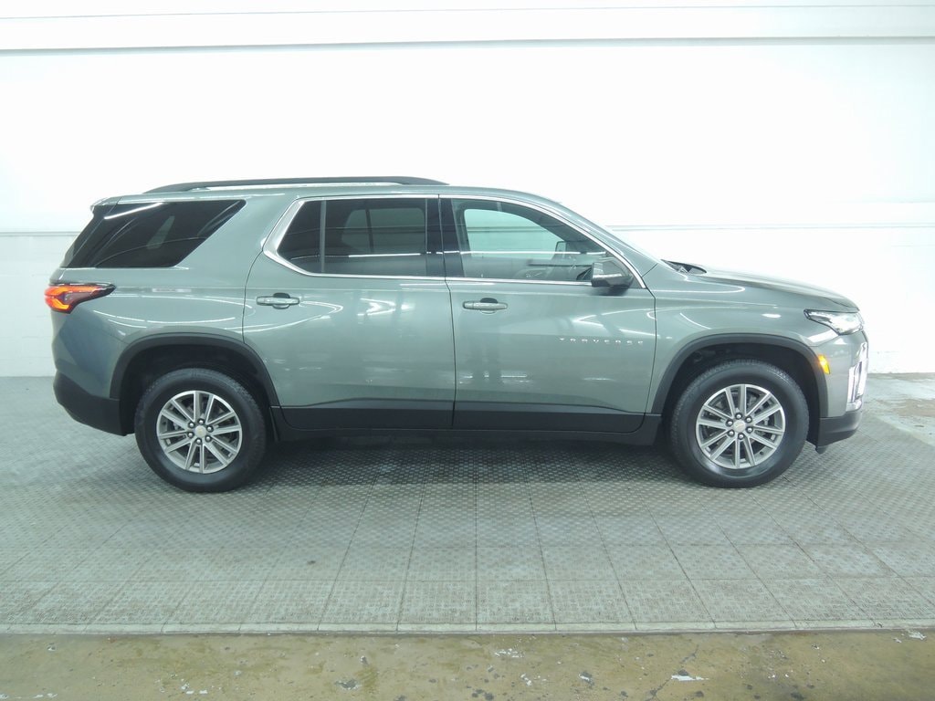 Used 2023 Chevrolet Traverse 1LT with VIN 1GNERGKW5PJ104162 for sale in Gas City, IN