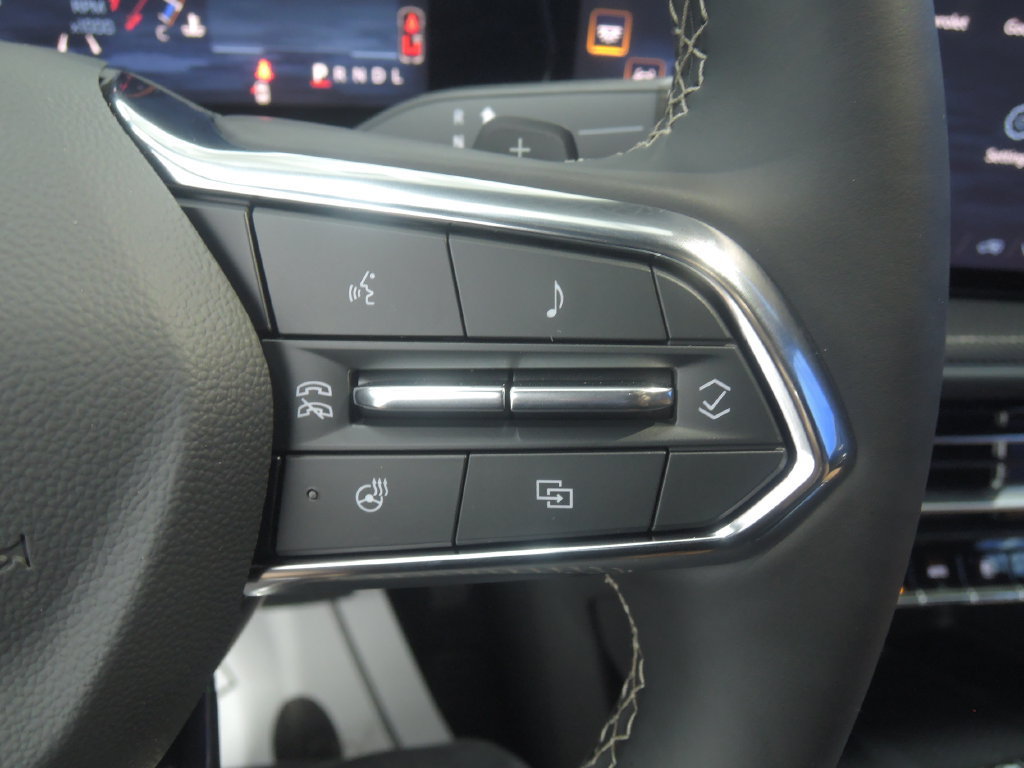 2027 Chevrolet Traverse Z71 - Photo 15