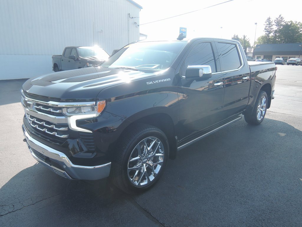 2023 Chevrolet Silverado 1500 LTZ photo 3