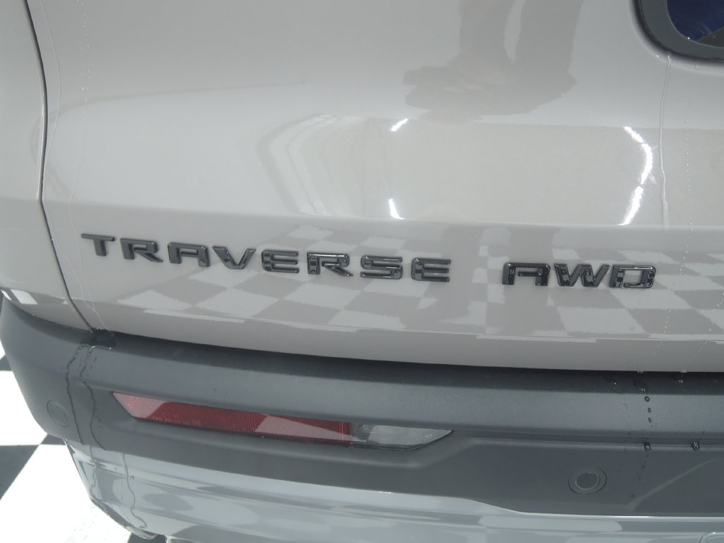 2027 Chevrolet Traverse Z71 - Photo 32