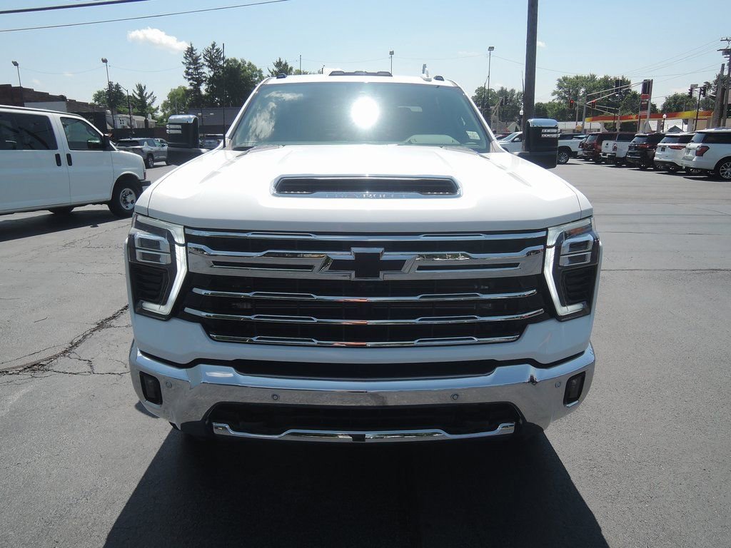 2025 Chevrolet Silverado 2500 HD LTZ - Photo 10