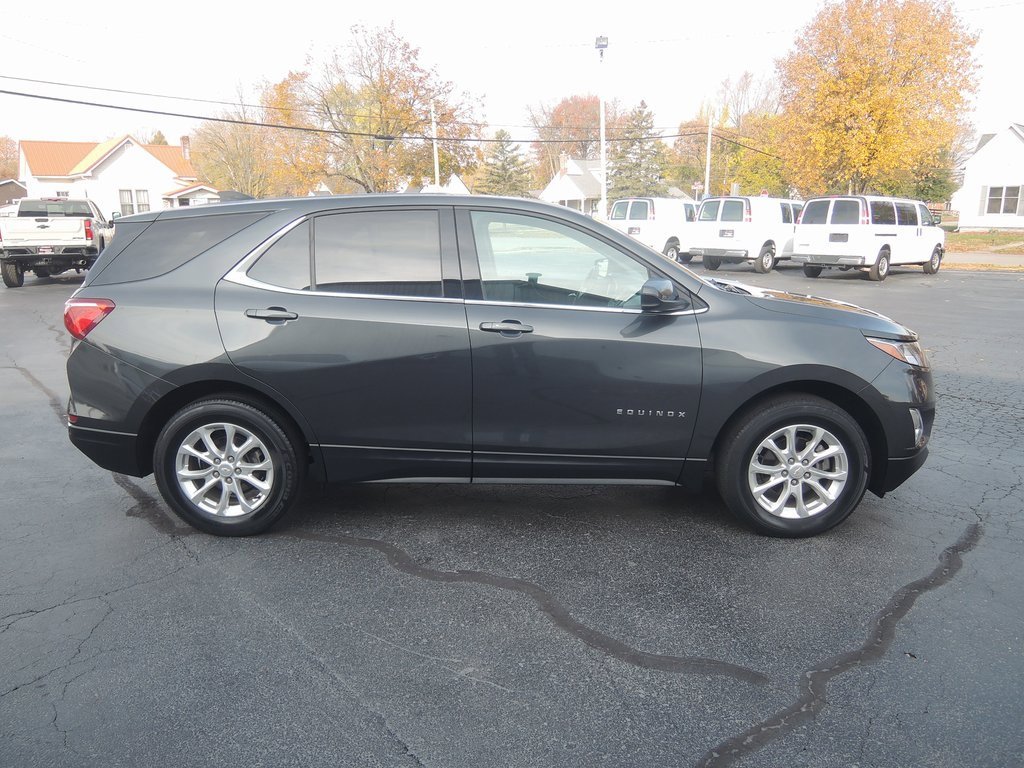 2020 Chevrolet Equinox LT photo 2