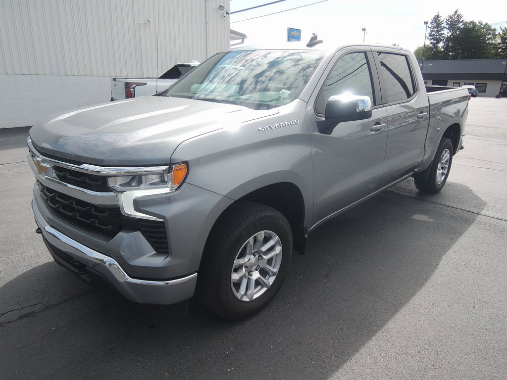 2025 Chevrolet Silverado 1500 LT photo 3