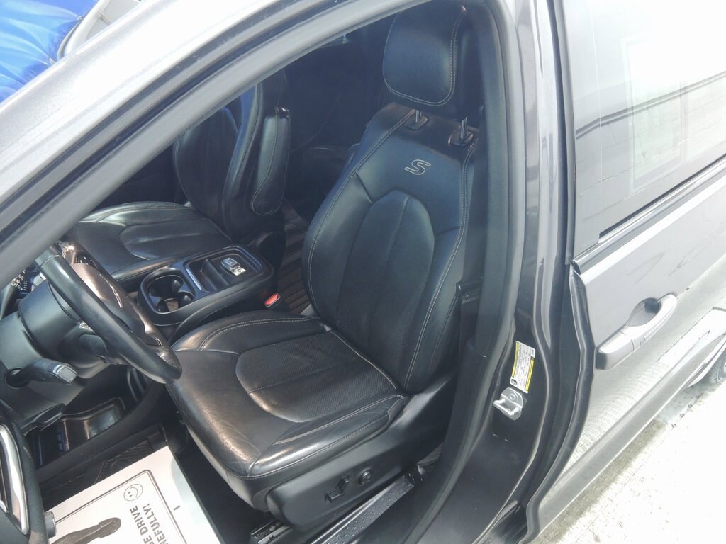 Used 2020 Chrysler Pacifica Touring L