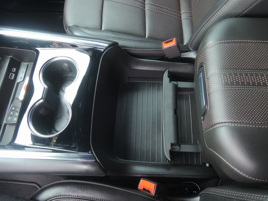2025 Chevrolet Suburban High Country - Photo 23