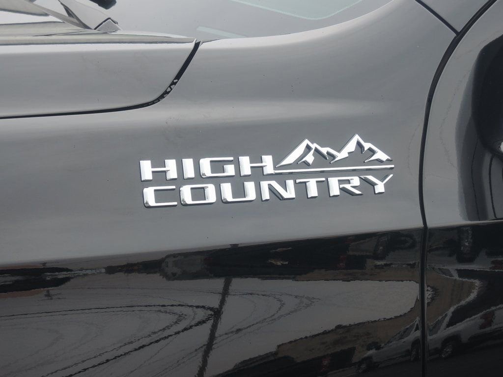 Used 2025 Chevrolet Suburban High Country SUV