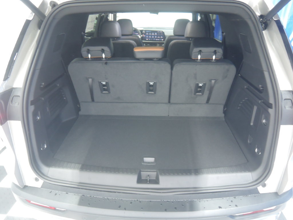 2027 Chevrolet Traverse Z71 - Photo 29