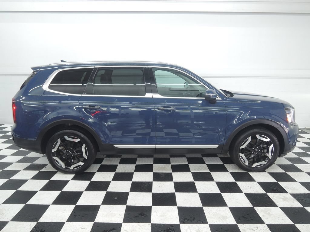 Used 2023 Kia Telluride S