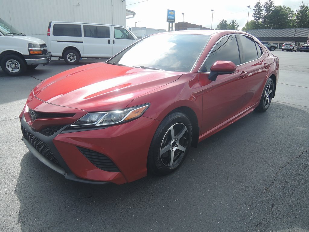 2019 Toyota Camry LE photo 3