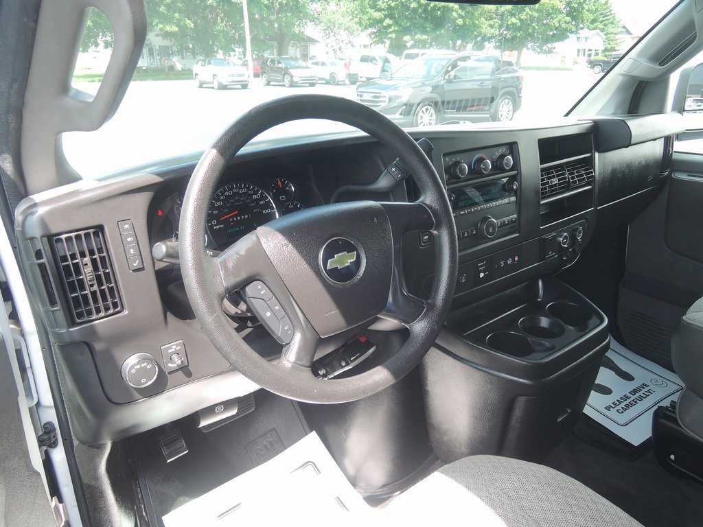 2016 Chevrolet Express Passenger 3500 LT photo 3