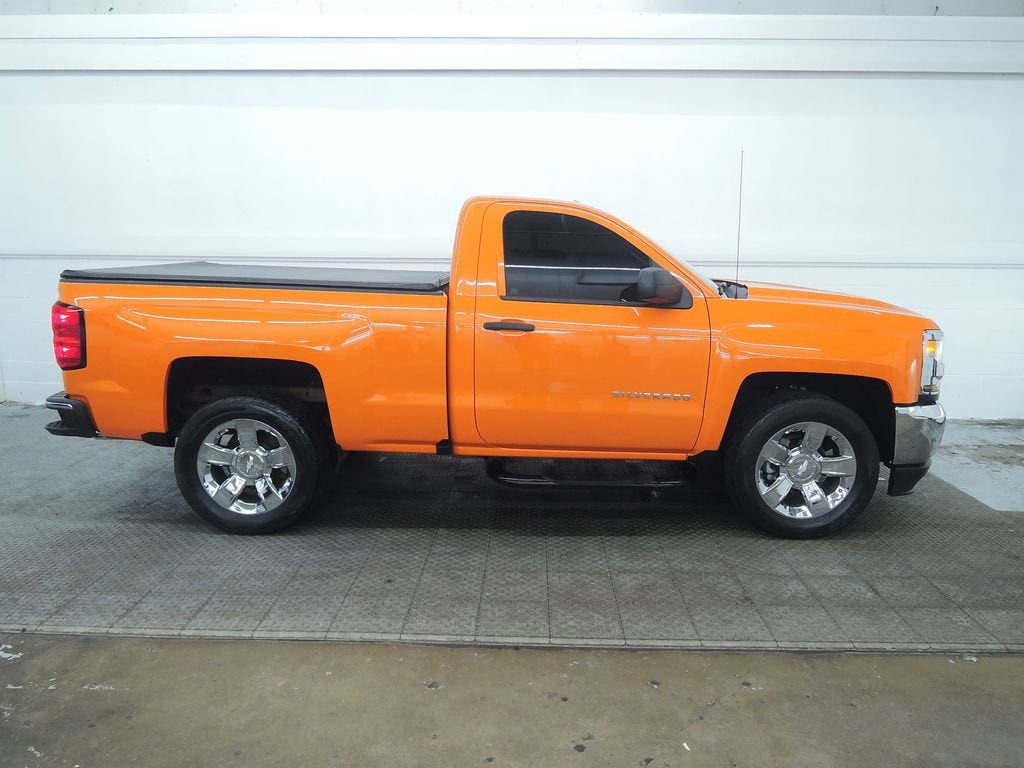 Used 2018 Chevrolet Silverado 1500  with VIN 1GCNCNEC8JZ230394 for sale in Gas City, IN