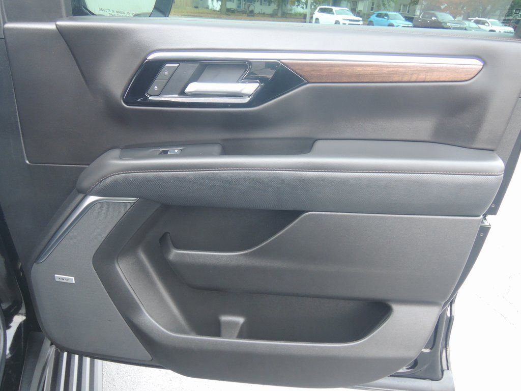 2025 Chevrolet Suburban High Country - Photo 47